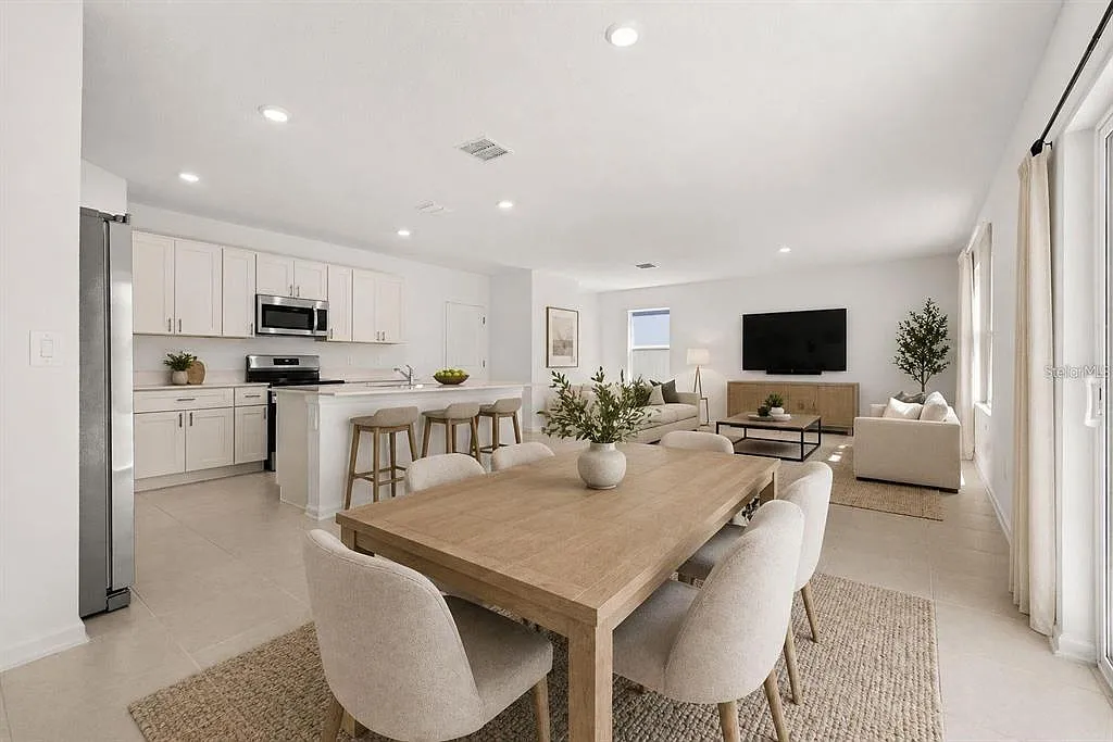 4 bed, 2.5 bath, 1880 sqft, $2,300 — Photo 4