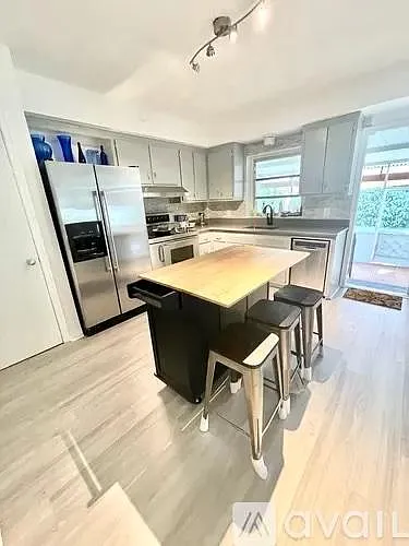 10815 NE 10th Pl — Photo 16