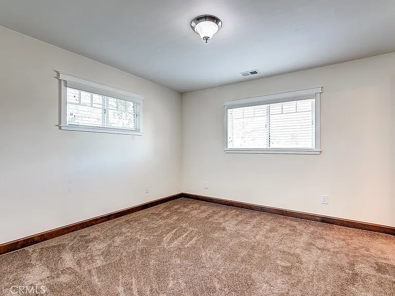 520 N Orange St — Photo 12