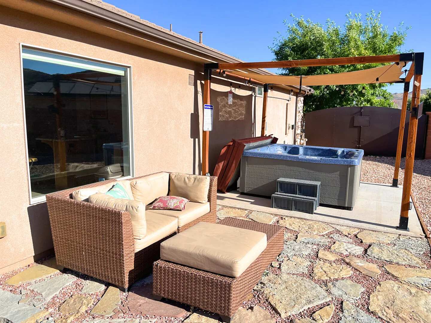 Pet Friendly Home Minutes from Zion National Park — Photo 2