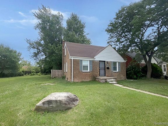 2nd image of 16410 Novara St