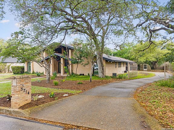 2nd image of 3714 Twisted Oaks Dr