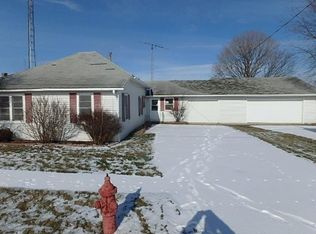 300 Elm St, Kinsman, IL 60437