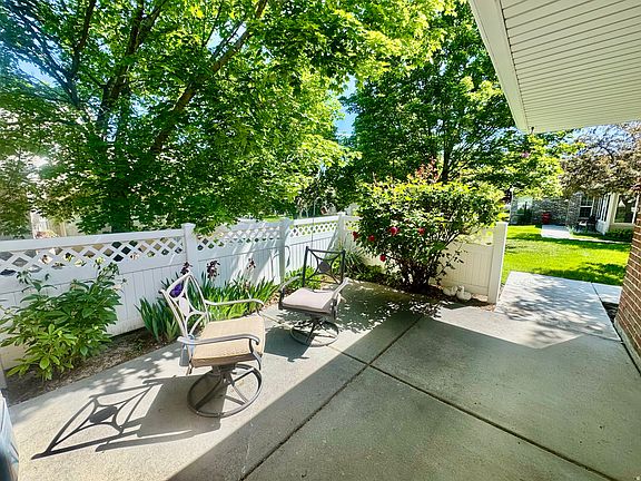 5th image of 2104 Jordan Villa Dr