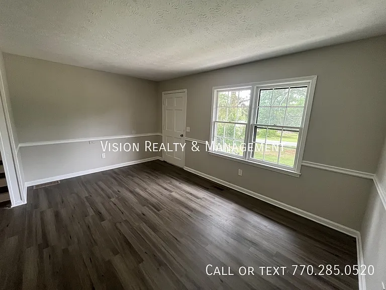 153 Carroll Cir — Photo 9