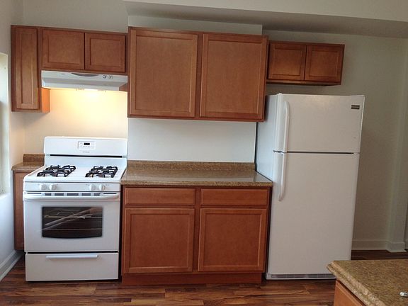 2nd image of 5953 N Elston Ave