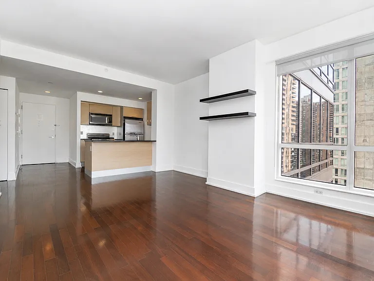 350 W 42nd St #25C — Photo 7