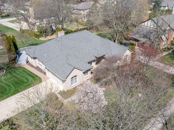 4601 Pier Dr, Troy, MI 48098