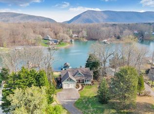 308 Pine Dr, Huddleston, VA 24104