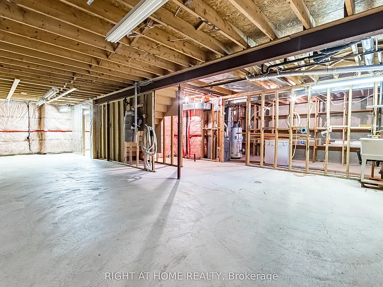165 Main St E #7 — Photo 29