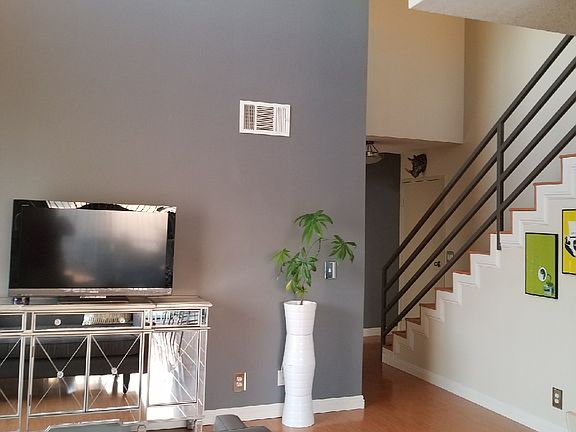 3rd image of 1200 N Orange Dr APT 203