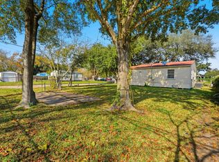 729 13th Ave N, Texas City, TX 77590