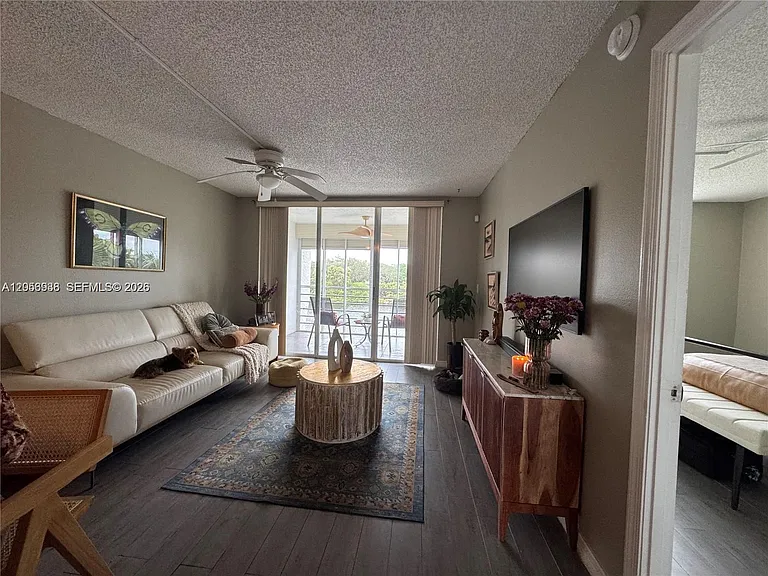 9450 Poinciana Pl #405 — Photo 2