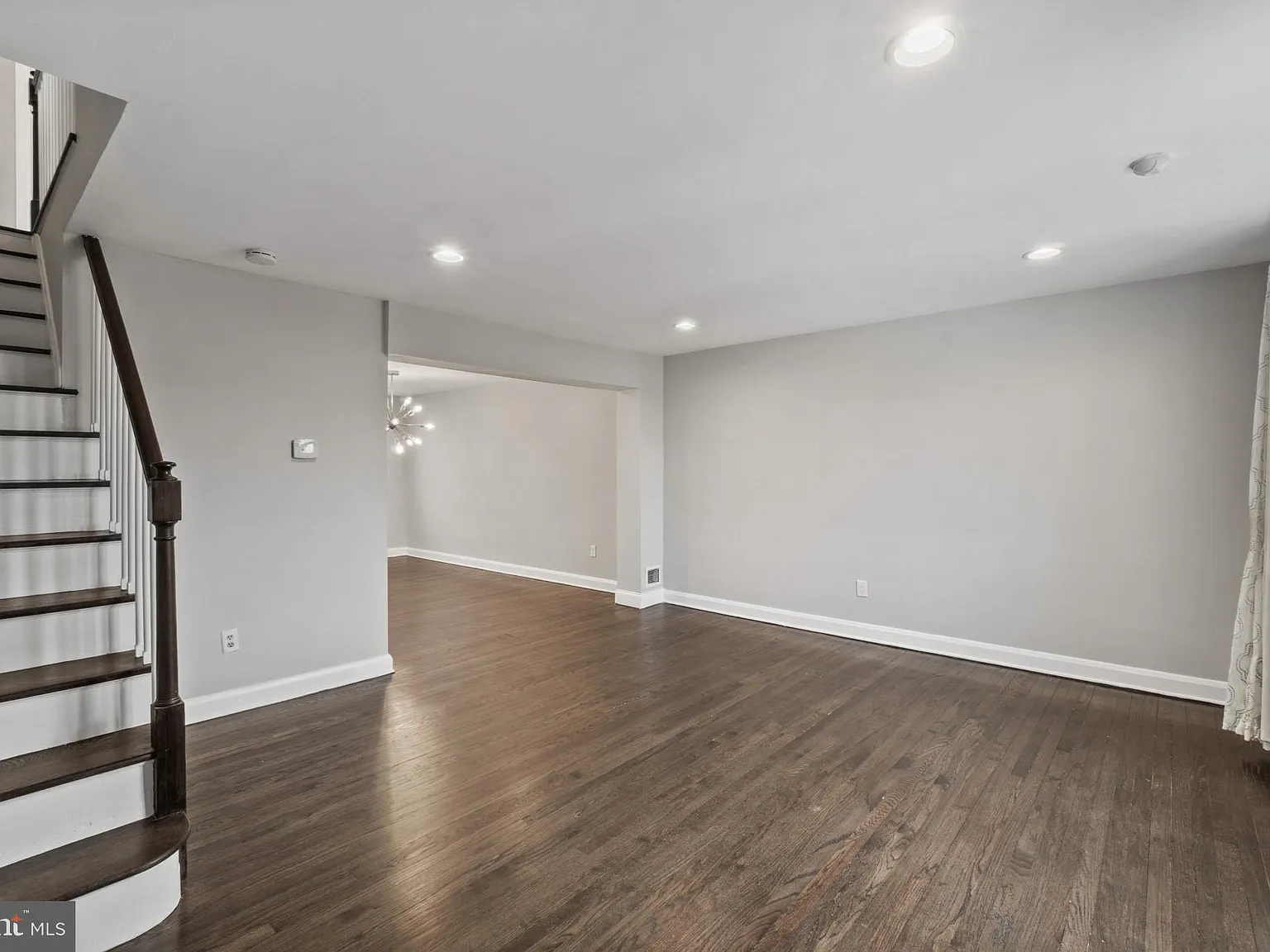 3 bed, 2.0 bath, 1152 sqft, $2,200 — Photo 4