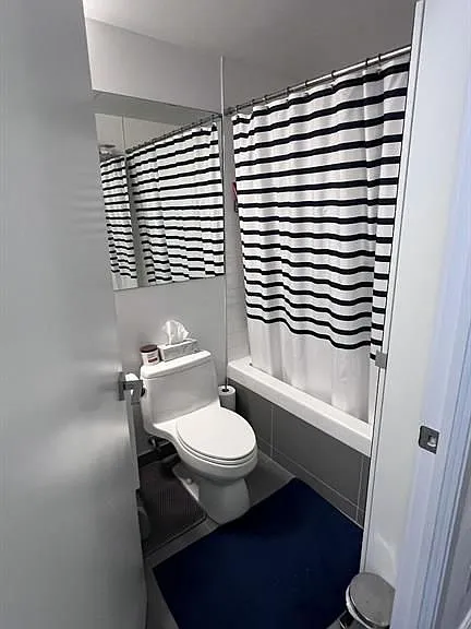 42 Charles St E #1007 — Photo 7