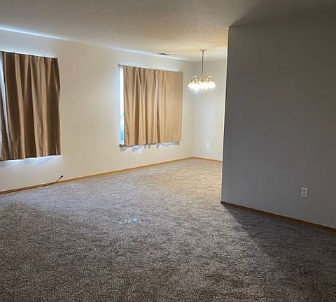 4th image of 1513 W 86th Ln
