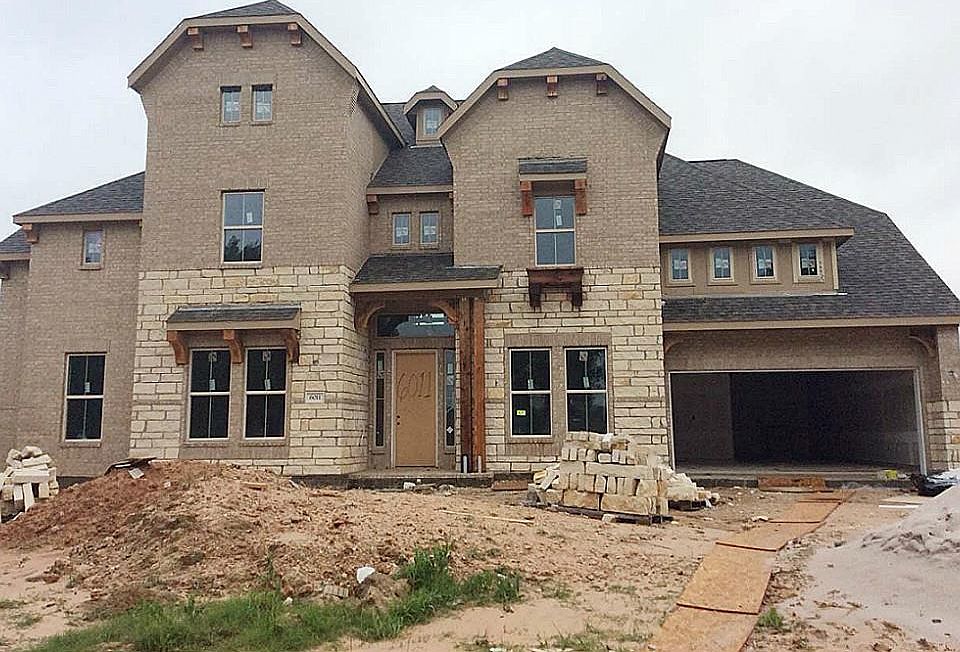 1st image of 6011 Crystal Oaks Dr