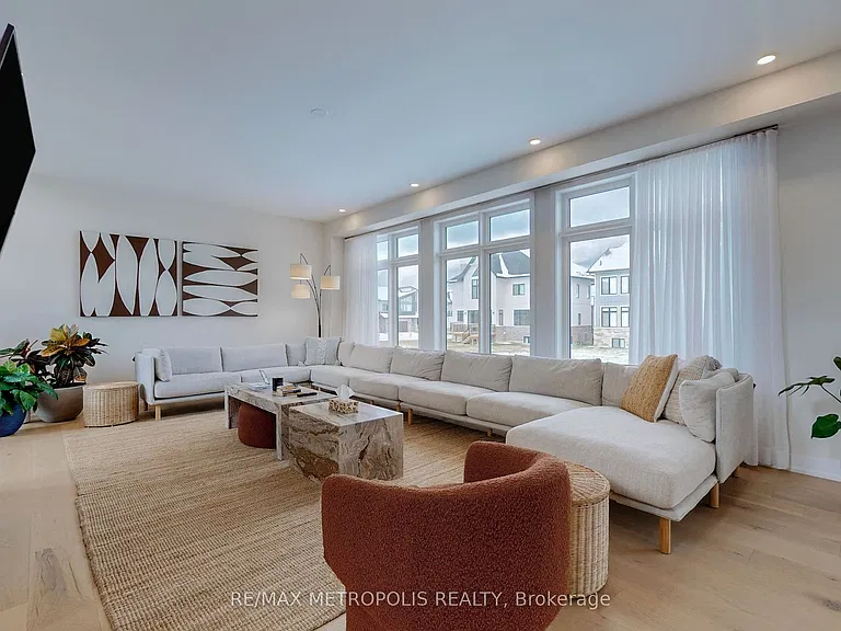 104 Stoneleigh Dr — Photo 2