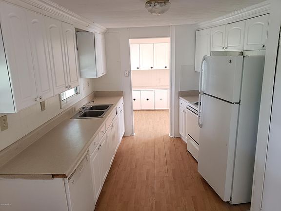 5th image of 115 Ann St
