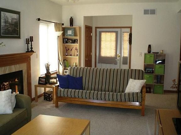 5th image of 877 Bridlewood Dr