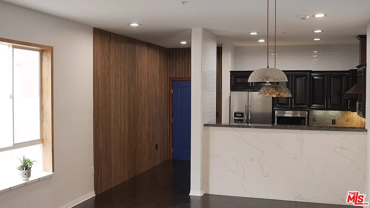 3 bed, 2.0 bath, 1570 sqft, $4,550 — Photo 1