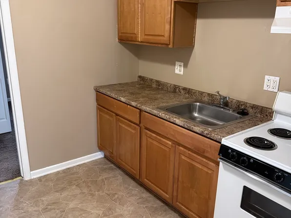 521 State St APT 11, Algonac, MI 48001