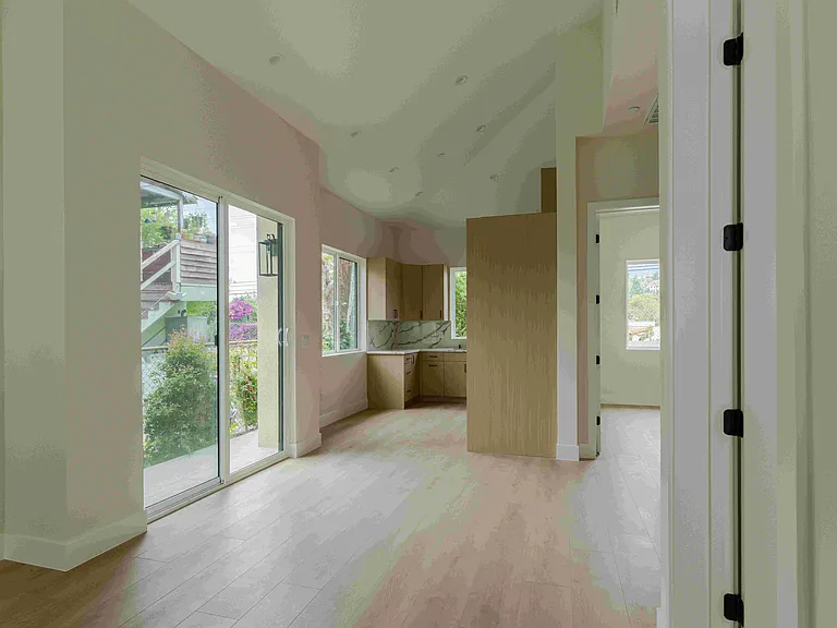1215 N Verdugo Rd #E — Photo 3