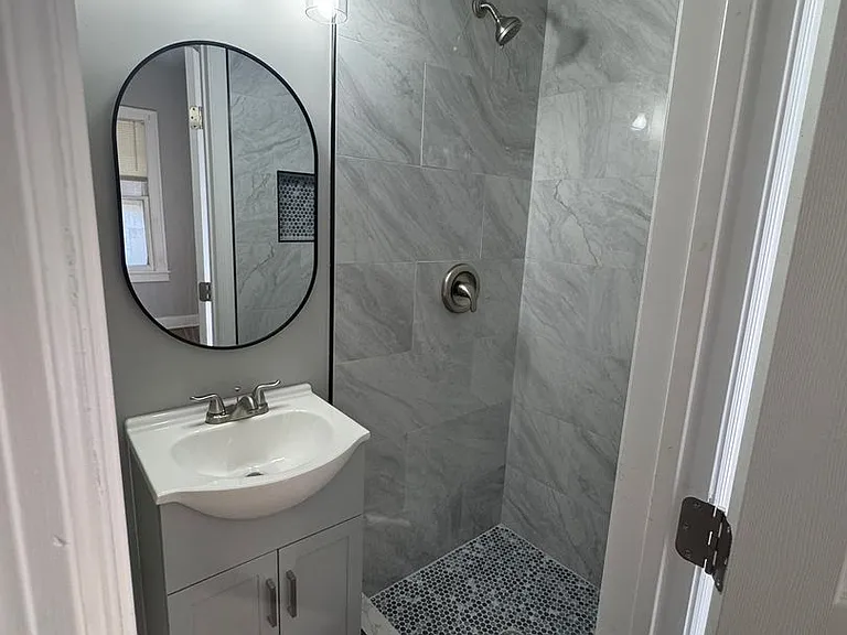 942 Bailey Ave — Photo 13