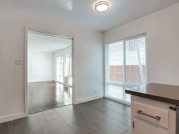 5th image of 869 Glenway Dr #3