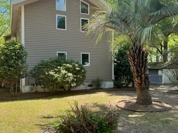 1386 Forest Lake Dr, Manning, SC 29102