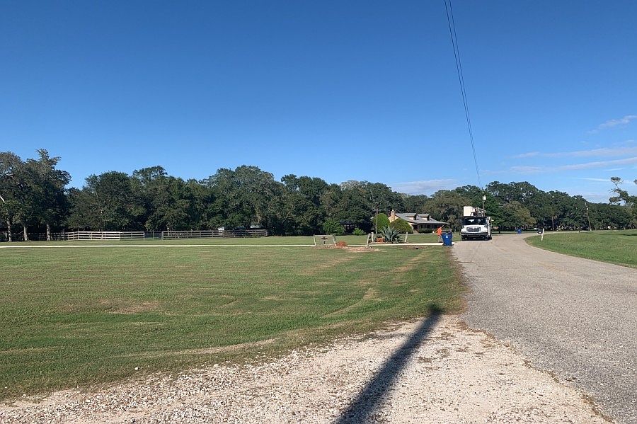2nd image of 327 County Road 735