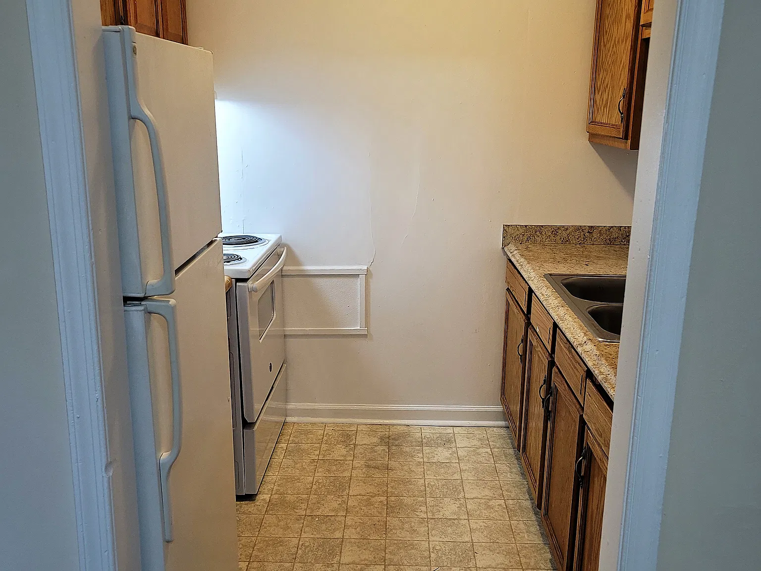 206 Clay St Apt A Salisbury — Photo 2
