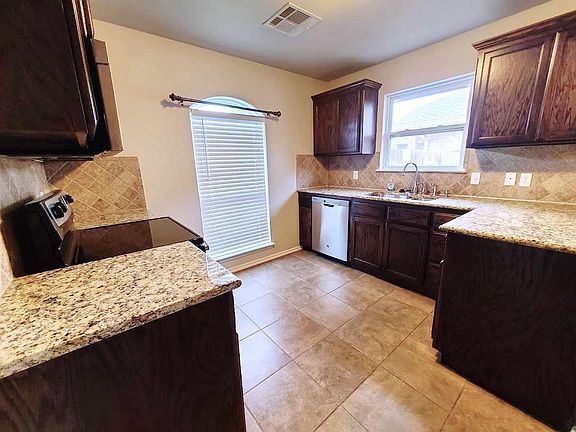 4th image of 19712 Adagio Ln