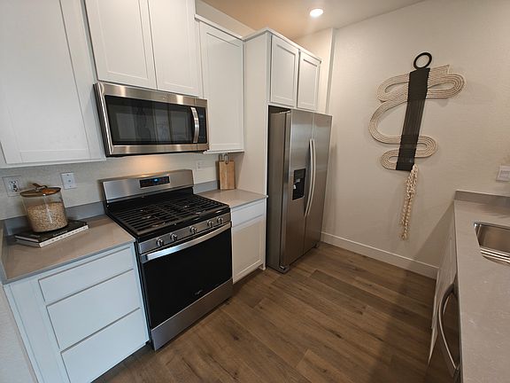 3rd image of 1594 Grazer Way