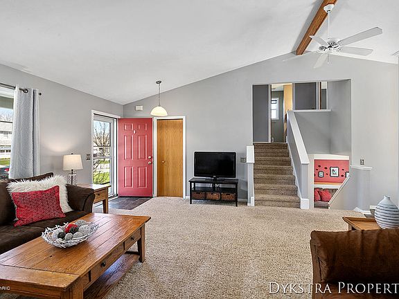 4th image of 6897 Petersen Valley Dr NE
