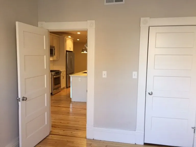 692 N High St — Photo 14