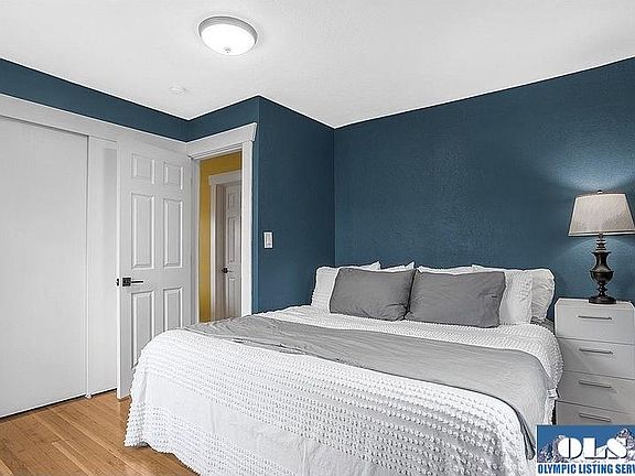 5th image of 506 E 10th St