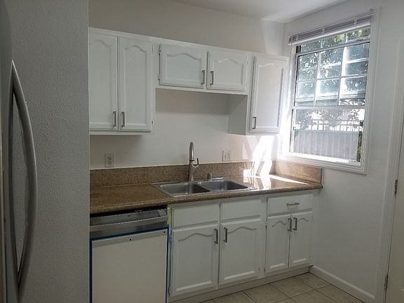 3rd image of 4219 W 28th St APT 3