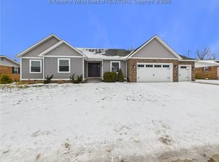 103 Limestone Dr, Eleanor, WV 25070