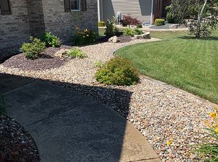 1901 Primrose Ln, Godfrey, IL 62035