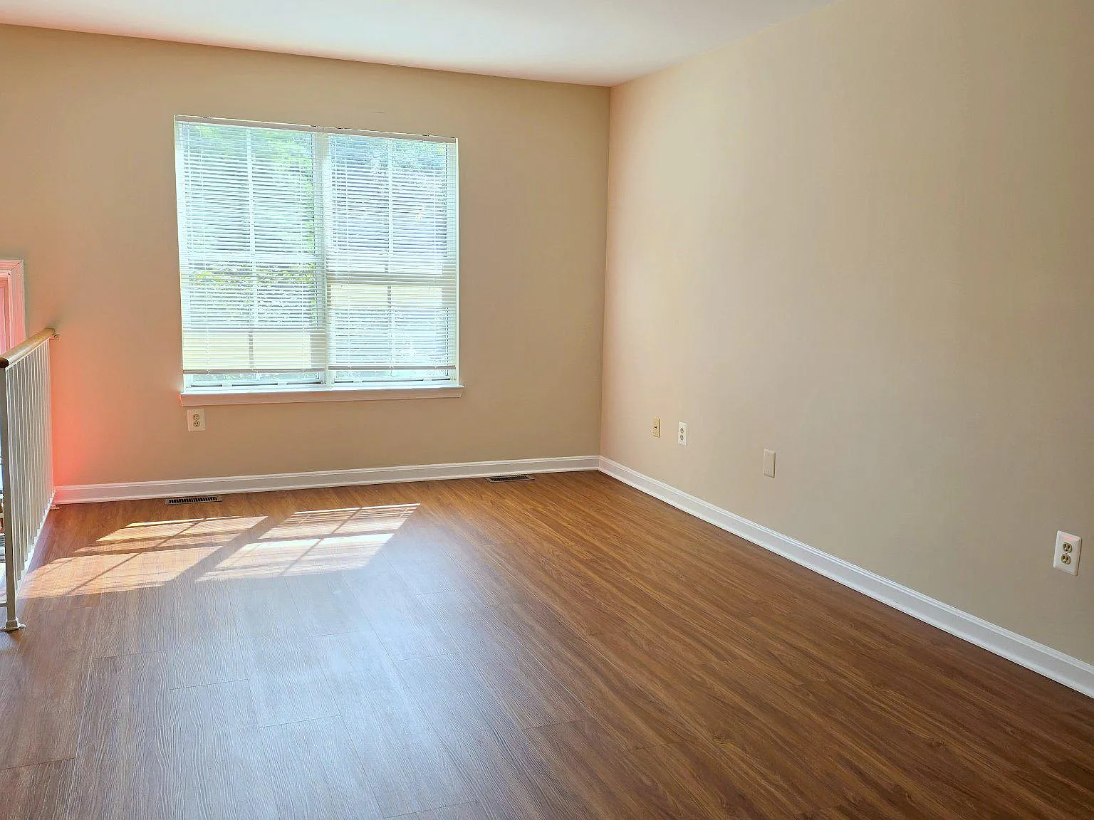4 bed, 3.5 bath, 1630 sqft, $3,200 — Photo 4