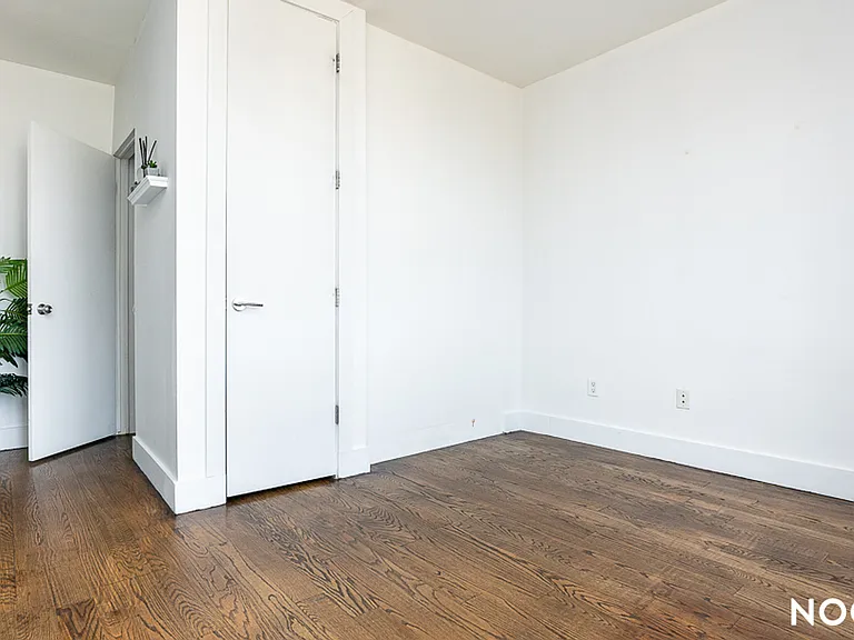 112 Manhattan Ave #5B — Photo 10