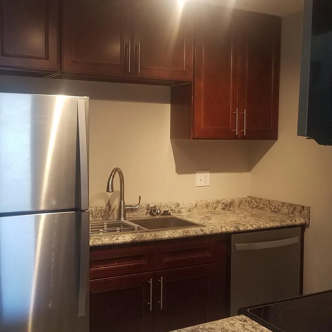 2 bed, 850 sqft, $1,200 — Photo 2