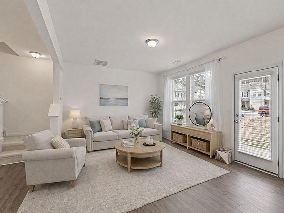 5th image of 232 Cross Blossom Rd