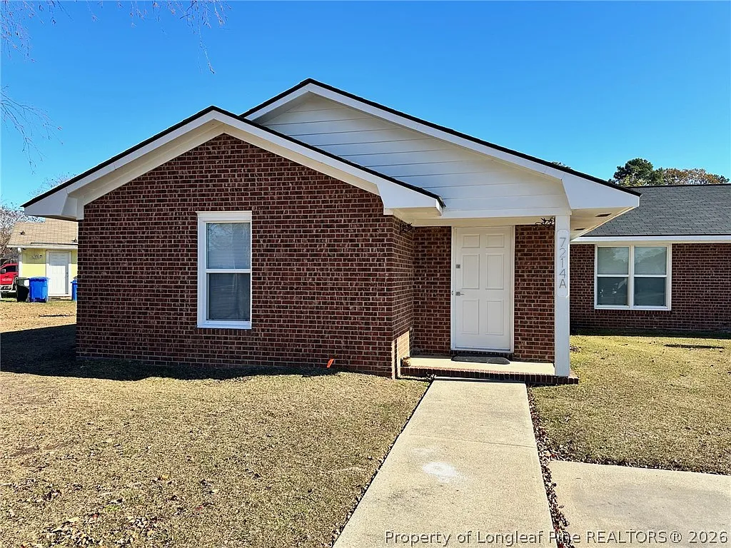 2 bed, 2.0 bath, 985 sqft, $1,100 — Photo 2