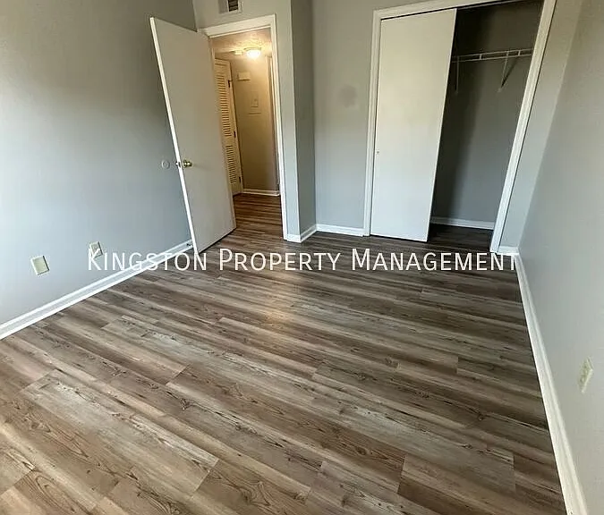 200 Summit Dr #6 — Photo 17