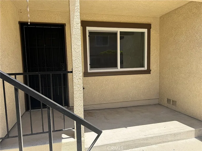8521 Saint Belmont #B — Photo 2