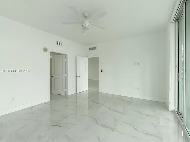 7914 Harbor Island Dr #106 — Photo 29