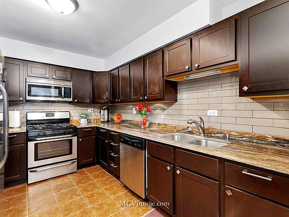 5th image of 612 Waterford Dr #1A