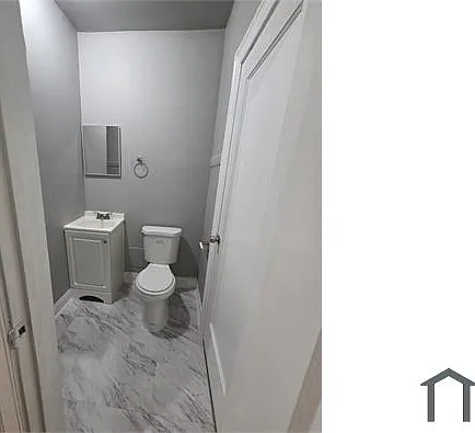8242 S Vernon Ave #2 — Photo 2
